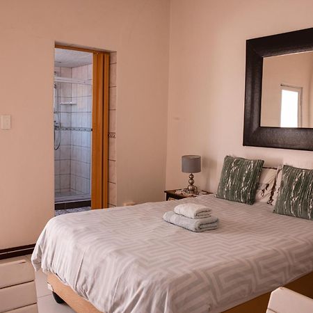 Emerald Bed&Breakfast Уиндхоек Екстериор снимка